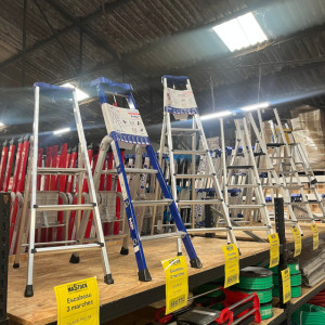 Escabeaux aluminium qualité professionnelle - Mastock