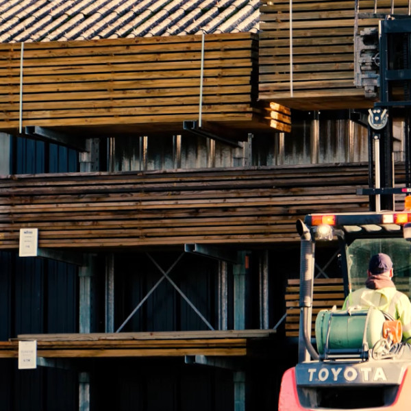 Les arrivages de bois - Mastock