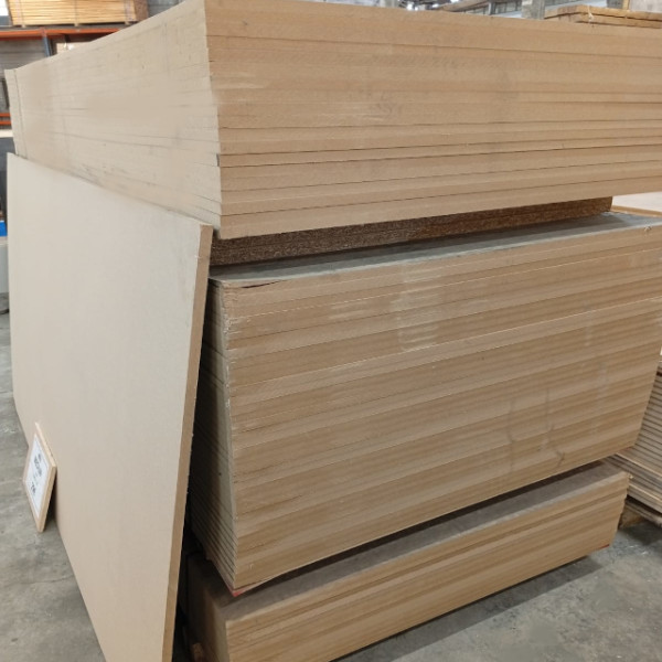 Panneau Médium (MDF) - Mastock