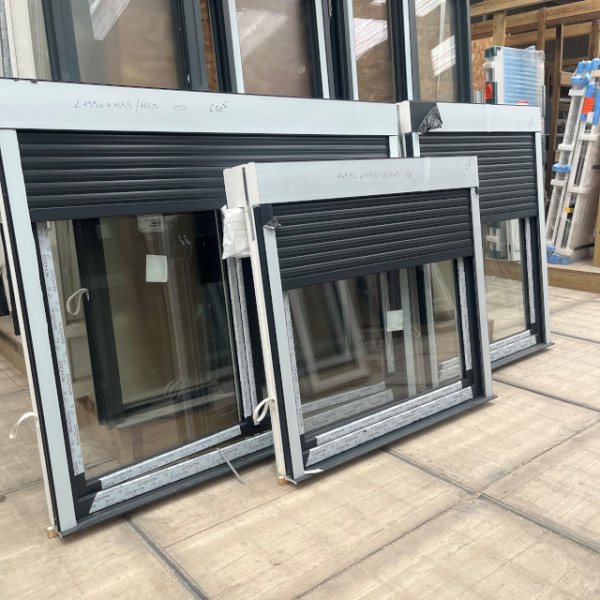 Fenêtre PVC gris anthracite - Mastock Nivillac