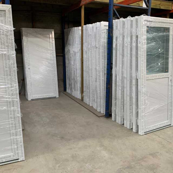 Portes de service PVC - Mastock Portes de service PVC - Mastock
