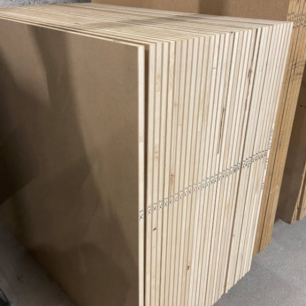 Panneau latté revêtu 2 faces MDF - Mastock Panneau latté revêtu 2 faces MDF - Mastock