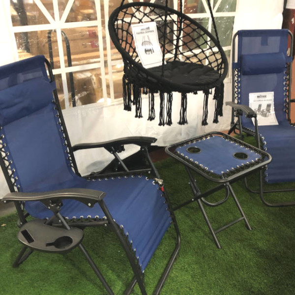 Lot 2 chaises longues inclinables et 1 table pliable - Mastock Lot 2 chaises longues inclinables et 1 table pliable - Mastock
